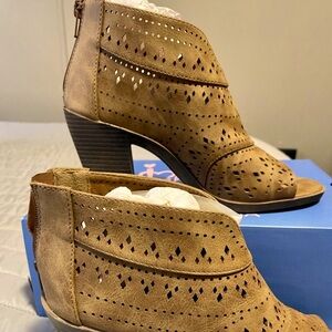 JELLYPOP CLARITA OPEN-TOE ANKLE BOOTS